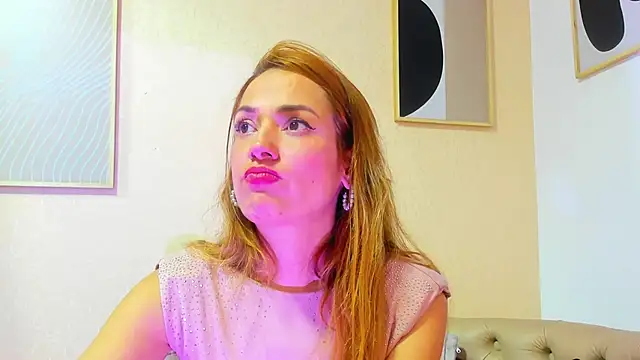 Snapshot of camilawm19 chatting on 03.15.25 camilawm19 online show from 03.15.25