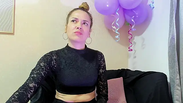 Snapshot of camilawm19 chatting on 03.20.25 camilawm19 online show from 03.20.25