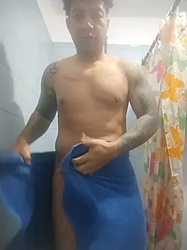 Snapshot of Morenocosta12 chatting on 10.15.25 Morenocosta12 online show from 10.15.25