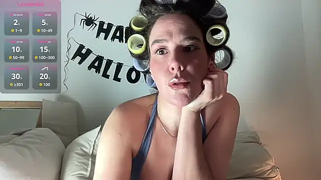 MilkyHoneyLullabies online show from 10.30.25