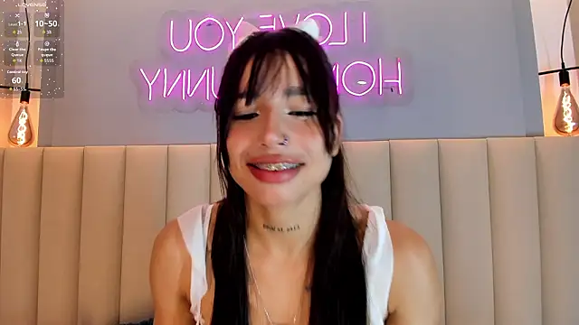 Torimonroe  online show from 02.14.26