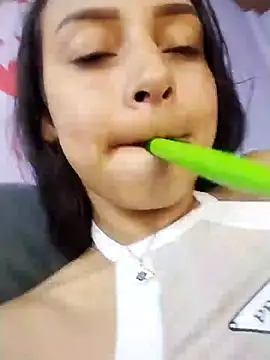 Snapshot of emma_ambar chatting on 02.20.25 emma ambar online show from 02.20.25