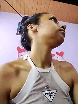 Snapshot of emma_ambar chatting on 02.22.25 emma ambar online show from 02.22.25