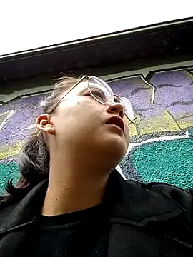 lara moon25 online show from 12.12.24