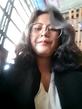 lara moon25 online show from 12.13.24