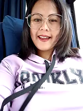 lara moon25 online show from 12.24.24