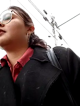 lara moon25 online show from 03.13.25