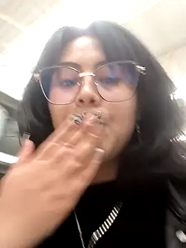 lara moon25 online show from 11.03.25