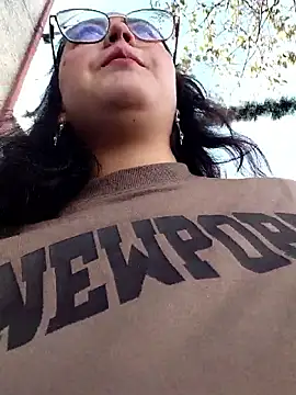 lara moon25 online show from 12.19.25