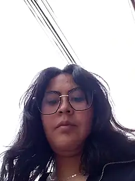 lara moon25 online show from 12.22.25