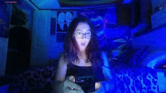 NovaLove2002 online show from 11.12.25