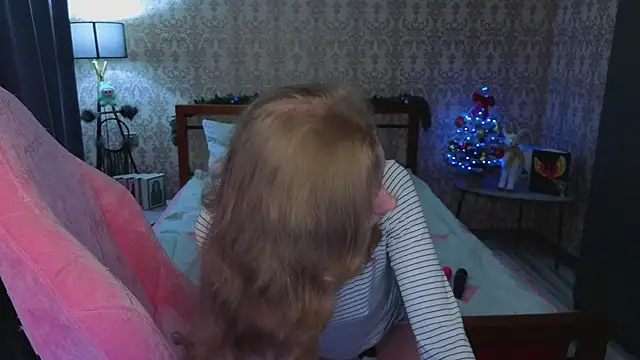 Lill Mary online show from 12.17.25