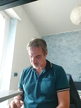 Snapshot of Marcolino183 chatting on 05.13.26 Marcolino183 online show from 05.13.26