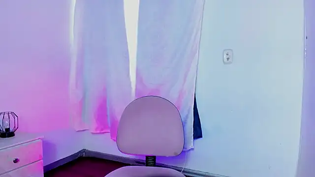 Mia Malkovaa  online show from 03.07.25