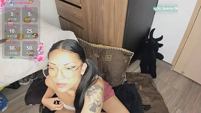 Snapshot of baby_lizy chatting on 07.17.26 baby lizy online show from 07.17.26