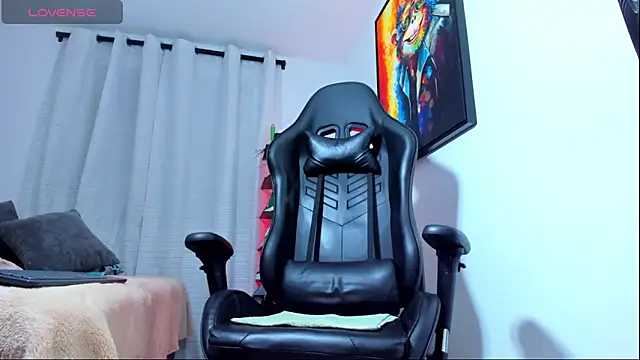 aronvillegas online show from 10.26.25