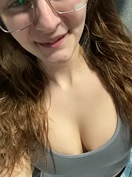 Snapshot of psilybaby chatting on 03.07.25 psilybaby online show from 03.07.25