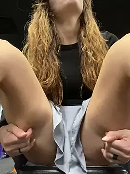 Snapshot of psilybaby chatting on 03.09.25 psilybaby online show from 03.09.25