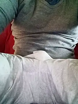 Snapshot of adre84s chatting on 02.19.25 adre84s online show from 02.19.25