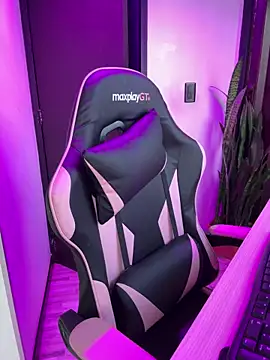 Snapshot of camianddanna chatting on 02.18.26 camianddanna online show from 02.18.26