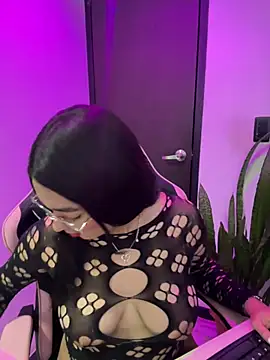 Snapshot of camianddanna chatting on 07.21.26 camianddanna online show from 07.21.26
