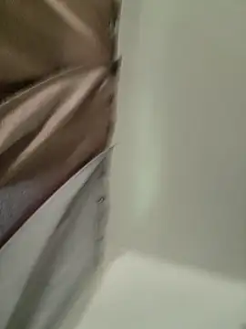 LargeDominoes online show from 04.18.26