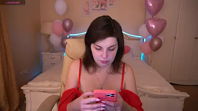 MirandaWong online show from 02.16.25