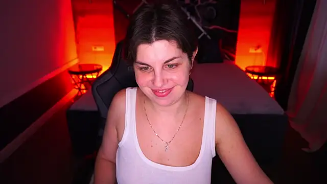 MirandaWong online show from 11.04.25