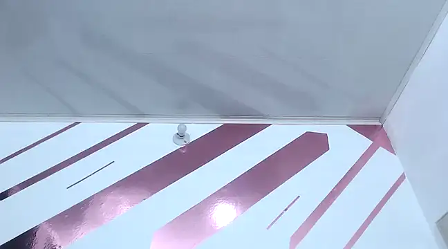 Kitten Hot  online show from 03.12.25