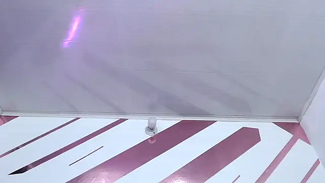 Kitten Hot  online show from 10.18.25