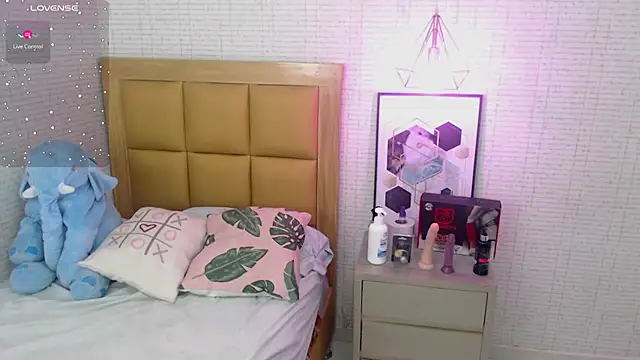 MAGNOLEROY online show from 01.30.25