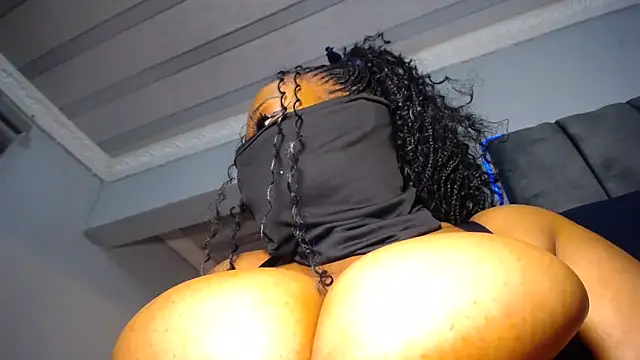 Snapshot of XPanther_24 chatting on 02.22.26 XPanther 24 online show from 02.22.26