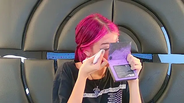 Snapshot of ElizabetthKitty chatting on 01.27.25 ElizabetthKitty online show from 01.27.25