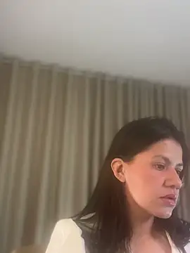 Snapshot of Alice_Biel chatting on 06.12.26 Alice Biel online show from 06.12.26