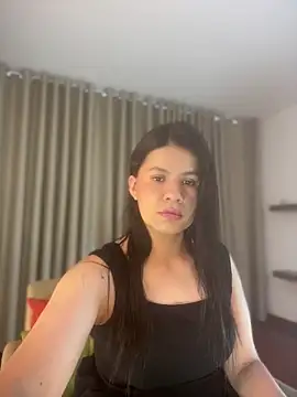 Snapshot of Alice_Biel chatting on 06.12.26 Alice Biel online show from 06.12.26