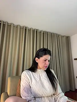 Snapshot of Alice_Biel chatting on 06.21.26 Alice Biel online show from 06.21.26