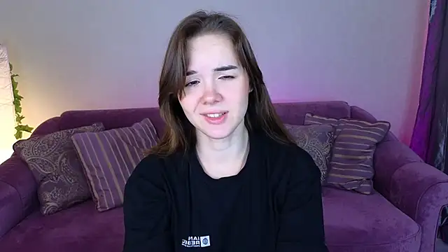 Snapshot of LindaRobertz chatting on 01.21.25 LindaRobertz online show from 01.21.25