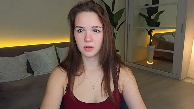 Snapshot of LindaRobertz chatting on 09.15.25 LindaRobertz online show from 09.15.25