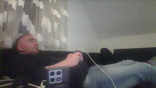 Snapshot of NewyorkDimi chatting on 02.05.25 NewyorkDimi online show from 02.05.25