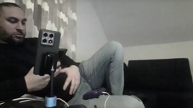 Snapshot of NewyorkDimi chatting on 03.18.25 NewyorkDimi online show from 03.18.25