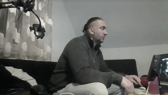 Snapshot of NewyorkDimi chatting on 11.23.25 NewyorkDimi online show from 11.23.25