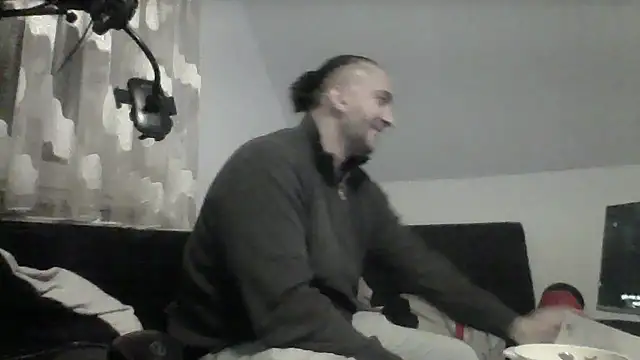 Snapshot of NewyorkDimi chatting on 11.25.25 NewyorkDimi online show from 11.25.25