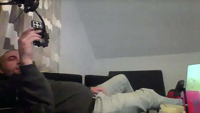 Snapshot of NewyorkDimi chatting on 11.25.25 NewyorkDimi online show from 11.25.25