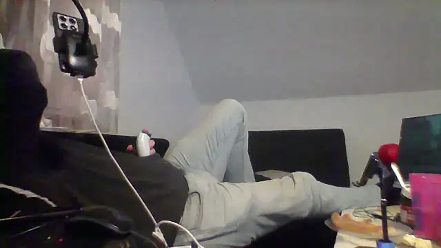 Snapshot of NewyorkDimi chatting on 12.02.25 NewyorkDimi online show from 12.02.25