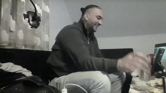 Snapshot of NewyorkDimi chatting on 12.03.25 NewyorkDimi online show from 12.03.25