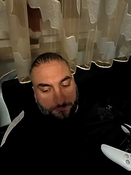 Snapshot of NewyorkDimi chatting on 12.18.25 NewyorkDimi online show from 12.18.25