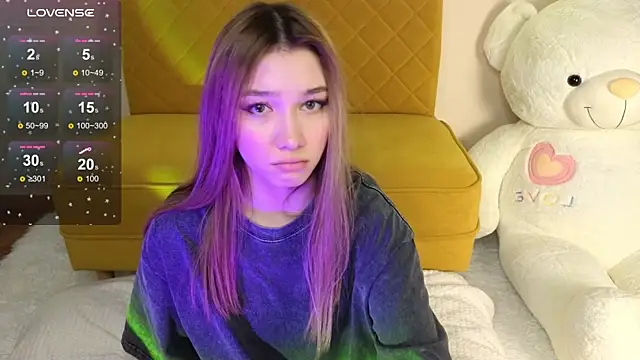 Snapshot of LuxuryGirl__ chatting on 01.14.25 LuxuryGirl online show from 01.14.25