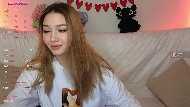 Snapshot of LuxuryGirl__ chatting on 02.26.25 LuxuryGirl online show from 02.26.25