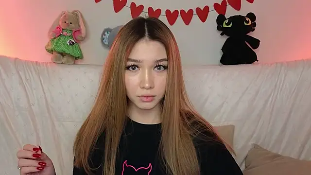 Snapshot of LuxuryGirl__ chatting on 02.27.25 LuxuryGirl online show from 02.27.25