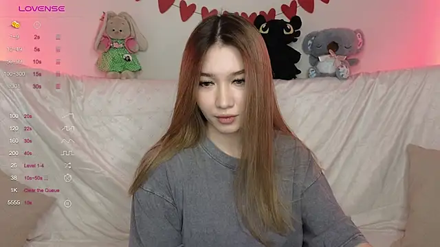 Snapshot of LuxuryGirl__ chatting on 03.03.25 LuxuryGirl online show from 03.03.25